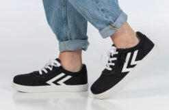 Black/White BILLY CS Sneaker Low Tops -Outlet Billy Footwear Store BK22343 002 studio standing 1 940x614 eacff3a2 21c8 489a a5ec df27be06e299