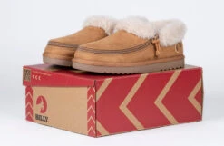 Chestnut BILLY Cozy Slippers 17 Chestnut BILLY Cozy Slippers -Outlet Billy Footwear Store BK22446 250 Studio 1 940x614 aacc6c49 fc80 4225 8803 7118ab86af83