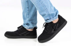 Men's Black To The Floor BILLY CS Sneaker Low Tops -Outlet Billy Footwear Store BM22343 001 studio standing 1 940x614 414da9e9 5e65 484d 9c14 bd82285f09a0