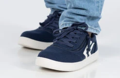 Men's Navy/White BILLY CS Sneaker Low Tops -Outlet Billy Footwear Store BM22343 410 studio standing 2 940x614 29da2d9f 25b1 4eb9 9a2b 126ba227178e