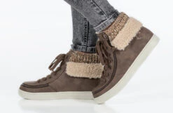 Women's Tobacco BILLY Cuffs 20 Women's Tobacco BILLY Cuffs -Outlet Billy Footwear Store BW22341 220 studio standing 1 940x614 317abe2f 1405 4a21 98b2 27e2795dc60f